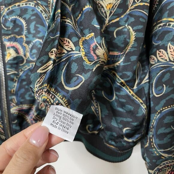 NWOT Johnny Was Workshop Twilight Shadow Reversible Silk Green Bomber Jacket MED - Picture 3 of 8